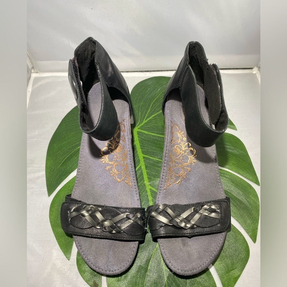 AETREX BECCA BLACK WEDGE‎ ANKLE STRAP​​​​​